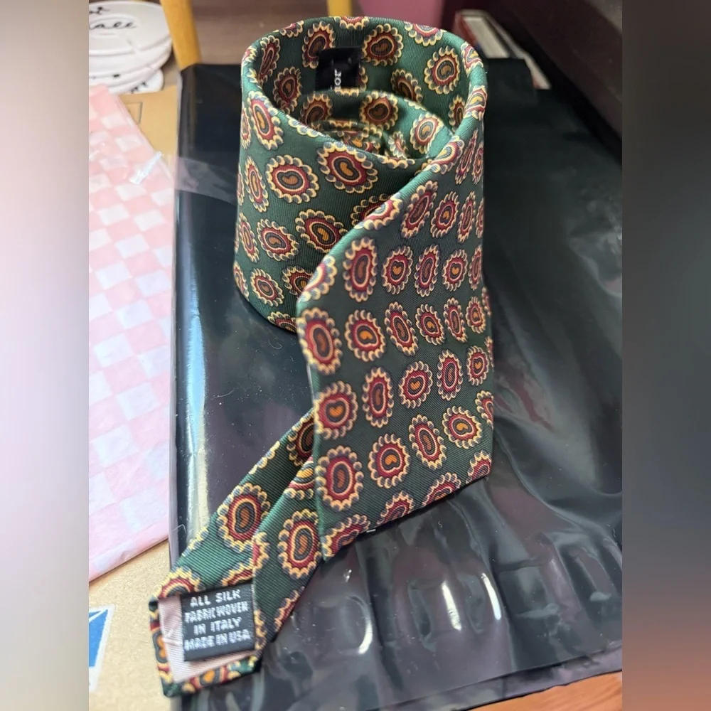 Christian Dior Men’s All Silk Green Pattern Necktie Vintage